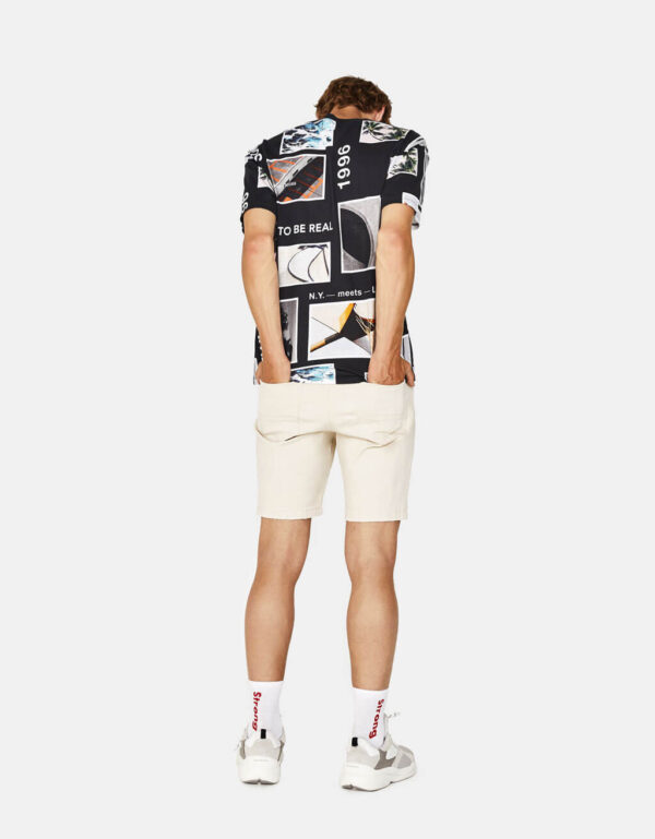 2-2 National Geographic Tee